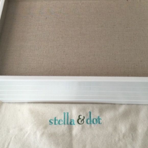 Stackable display frame for selling accessories - Picture 4 of 5